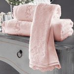   Luna rose , 
